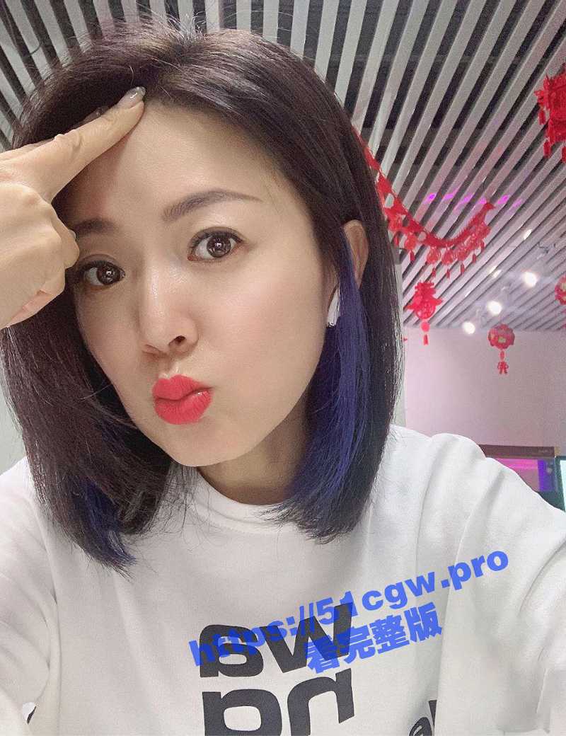 后妈淫荡乱伦生活 貌美后妈骨子里迷乱 天天在家发骚和继子做爱 无套内射不怕怀孕