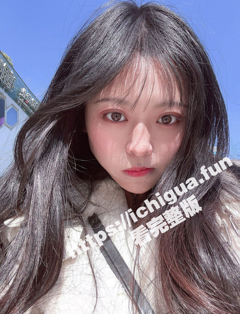 瓜友投稿曝光自己的极品人妻给大家欣赏 渴望评论区大神留言如何开发调教淫妻 不得不说这老婆确实不错