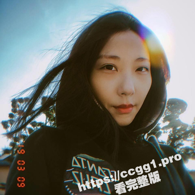 喜欢户外运动的健身女 在床上也是体力充沛 平时爱洋屌的台妹神智恍惚 被手机对着脸拍！