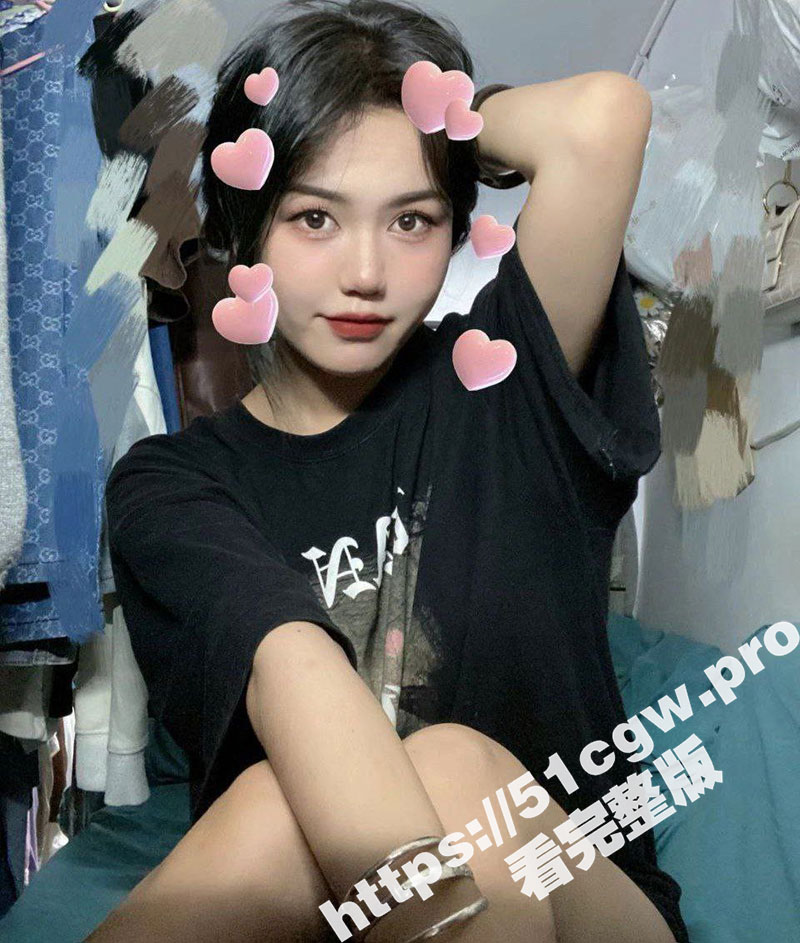 与新疆女友开放性关系 保持恋爱关系但可以和别人上床 我经常带别的男人一起来操她 她也带着别的女人来被我操