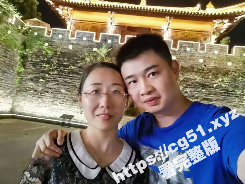 我的气质教师妈妈 老爸走的早 妈妈的后半生幸福就交给我来照顾了 妈妈被操到满脸潮红的样子真迷人
