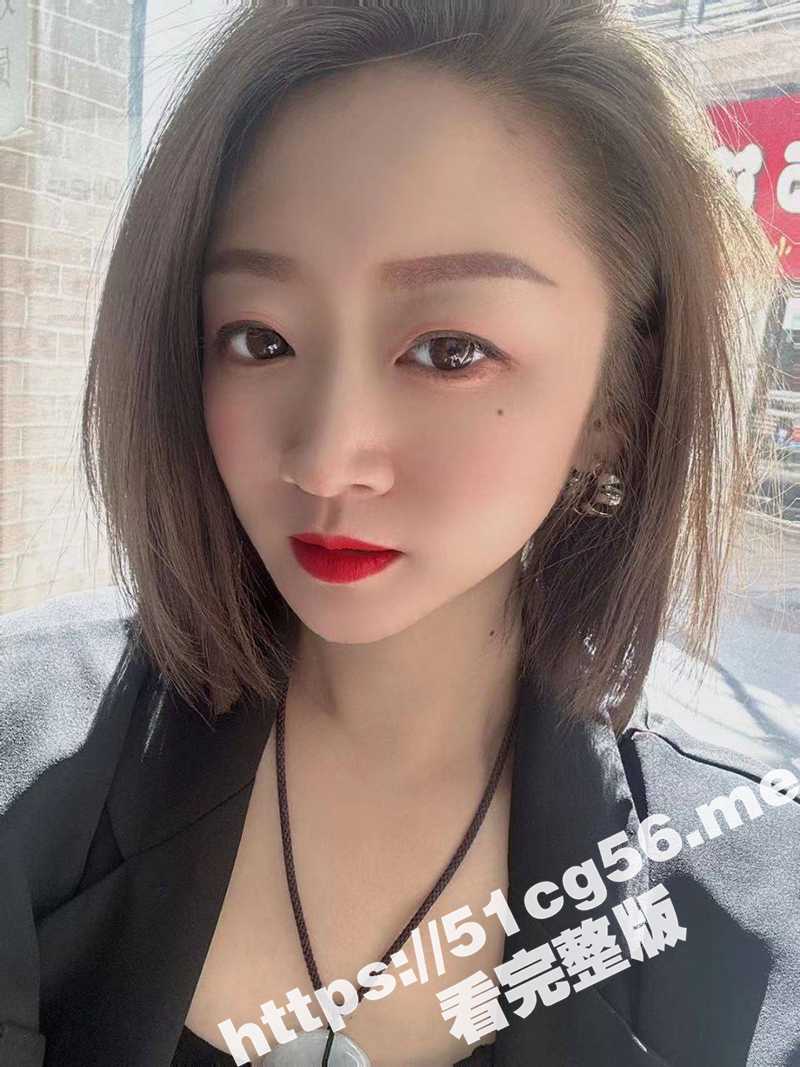 好兄弟 你的老婆真香！山东威海好兄弟 叫上一群社会混混群p朋友的老婆 别人的老婆操起来就是爽