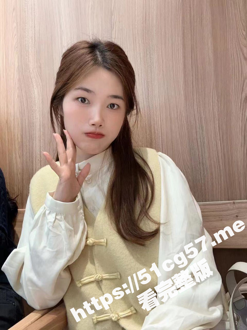 天津公司客服 张雨溪 20岁的极品身材反差妹子 每次挨操都要自己给房钱套钱 直接和炮友闹掰被曝光