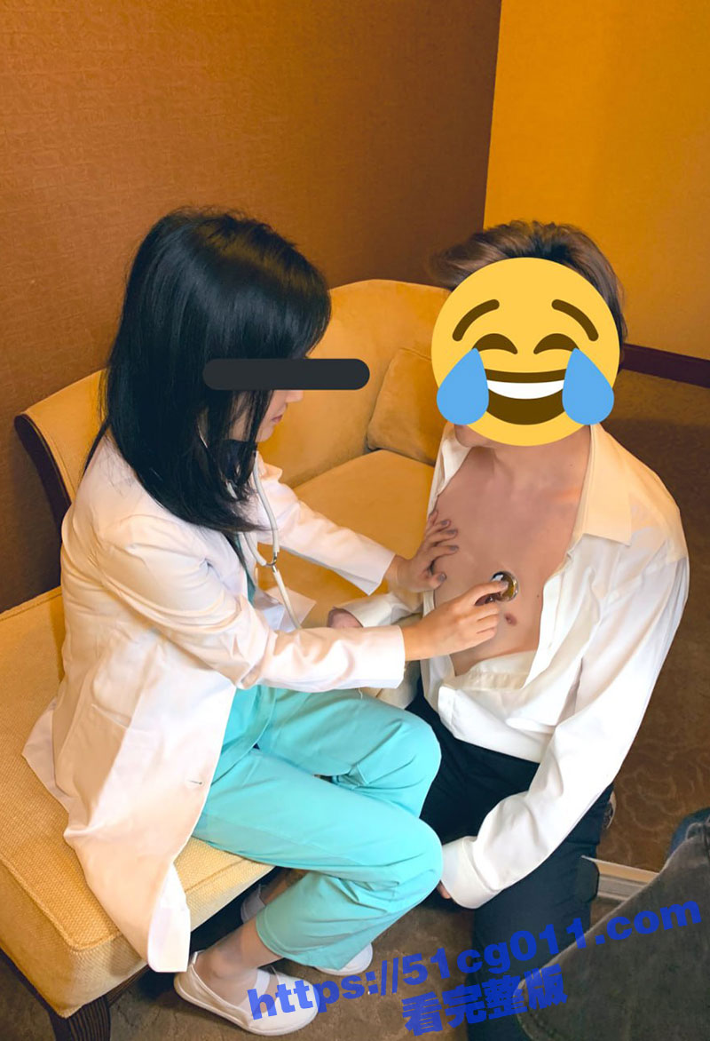 重度绿帽患者把自己的老婆贡献出去给单男爆操 自己一旁直播赚钱 分工明确！