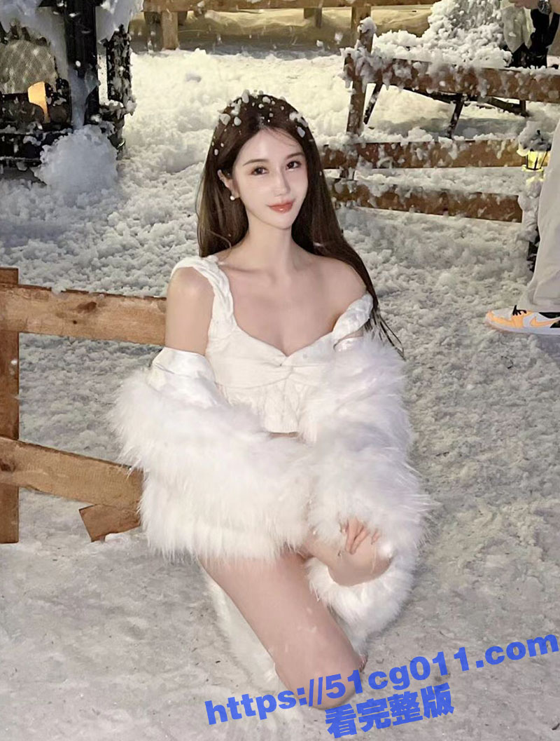 深圳极品外围女神 郑熙兰 大奶长腿肤白貌美 身体超级敏感 简单玩玩就开始淌水 插进去就浑身颤抖高潮
