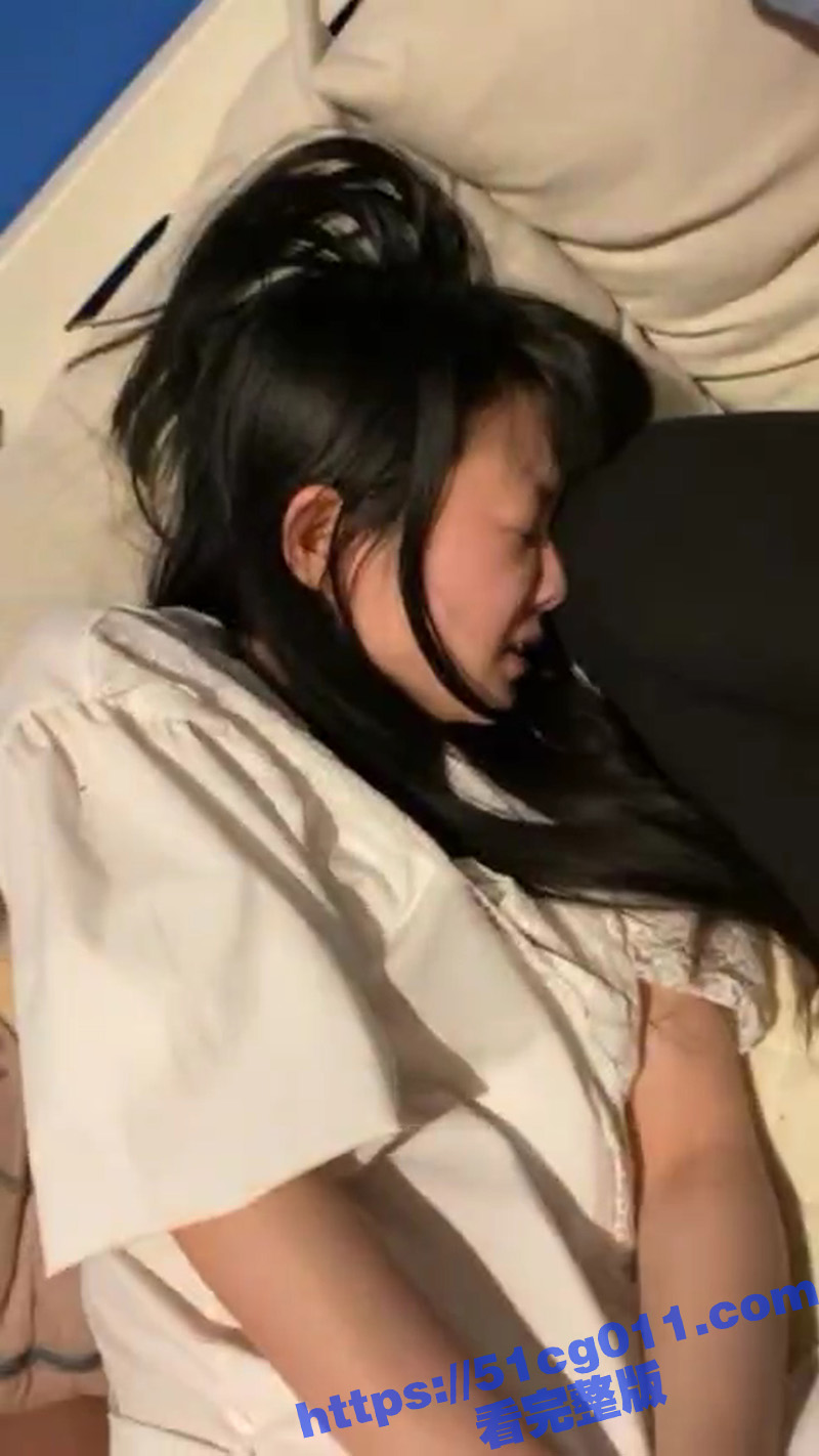 北京十里河小骚货 中公教育彭老师 被学生曝光做爱视频 见到帅学生就勾引 喜欢吃肉棒和射嘴里