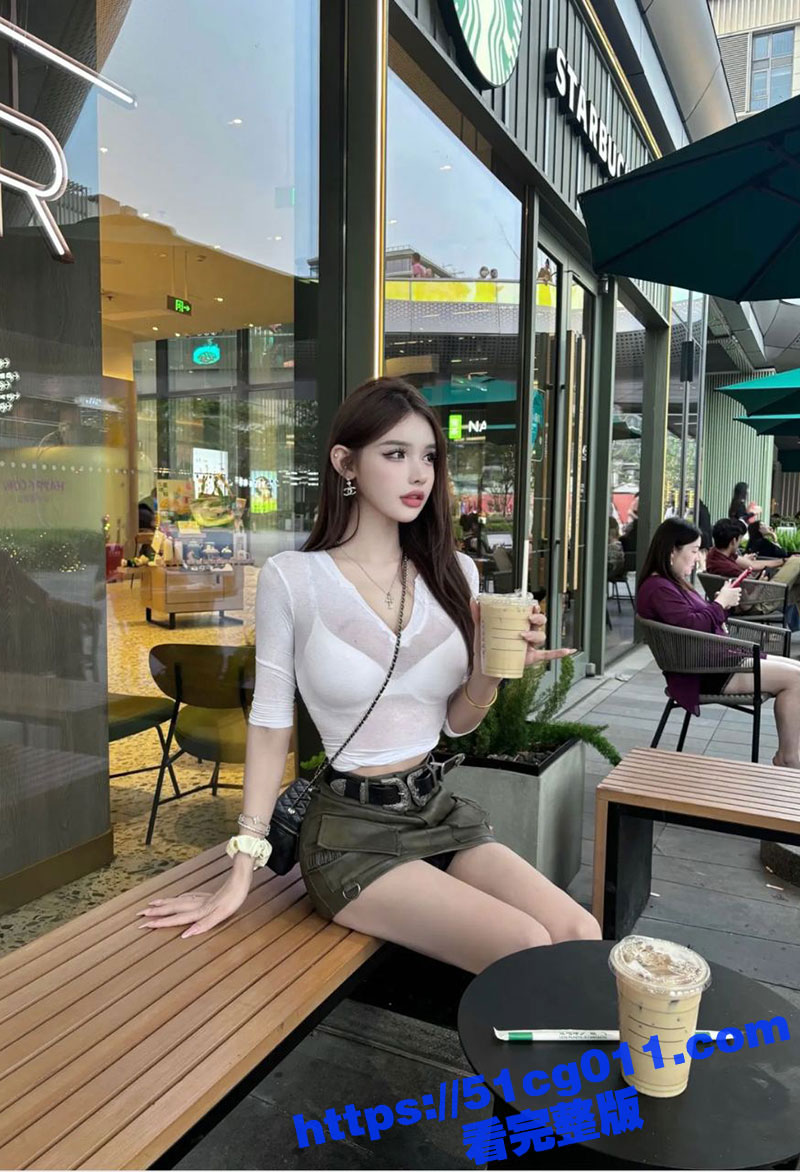 榜一大哥亲自曝光自己守护了很久的抖音女网红！江苏苏州的妹子 叫床的时候像母狗一样！