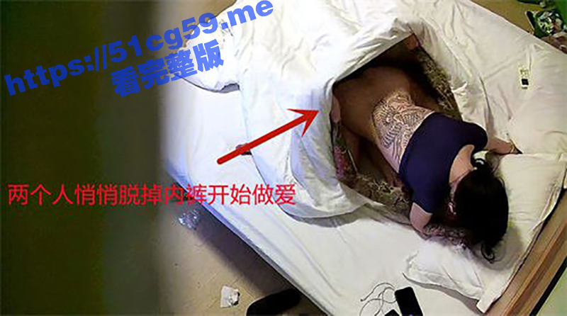 酒店丧心病狂的性爱！社会小哥带漂亮女友和她的闺蜜一起开房 当着闺蜜面 狂操漂亮女友！