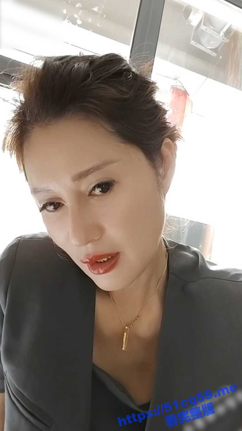 重金拿下足疗店技师 气质熟女 无套抽插 口活娴熟女上摇摆榨精 搞了两次！