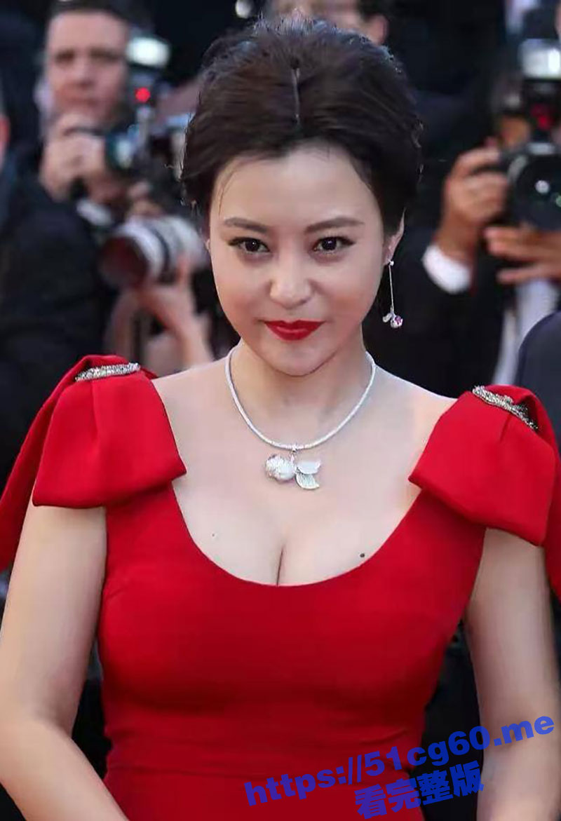 国内高颜值巨乳女星 郝蕾 全裸电影片段剪辑！能让邓超愤然分手的大尺度床戏 有多激情？