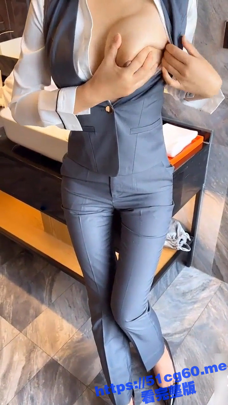 约炮极品身材反差女白领 长腿性感翘臀诱人 绝对的女神身材 穿着工装就来了 这身材太极品了