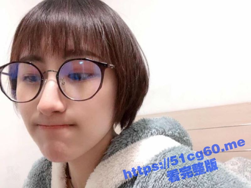 广西桂林 王娟 与男友自拍流出曝光 很骚的母狗 被后入一直扭动屁股勾引男友爆操！