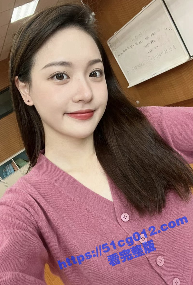 武汉音乐学院音乐教育专业美女 程宇嫣 学校琴房自慰露出 纹身被同学认出曝光！