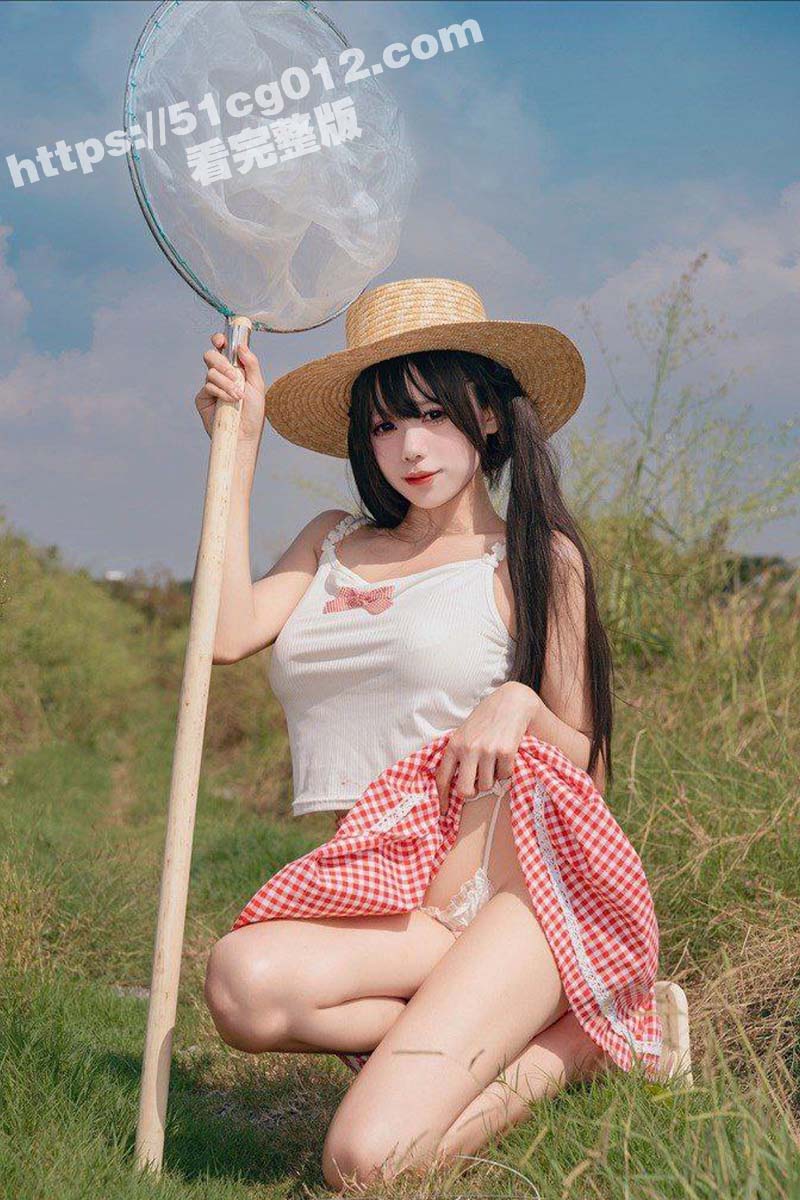 B站萝莉少女UP 咬一口兔娘 稻香 盛夏好声音 双马尾萝莉稻草园里激情裸舞 奶头Q弹摇动 可爱又性感