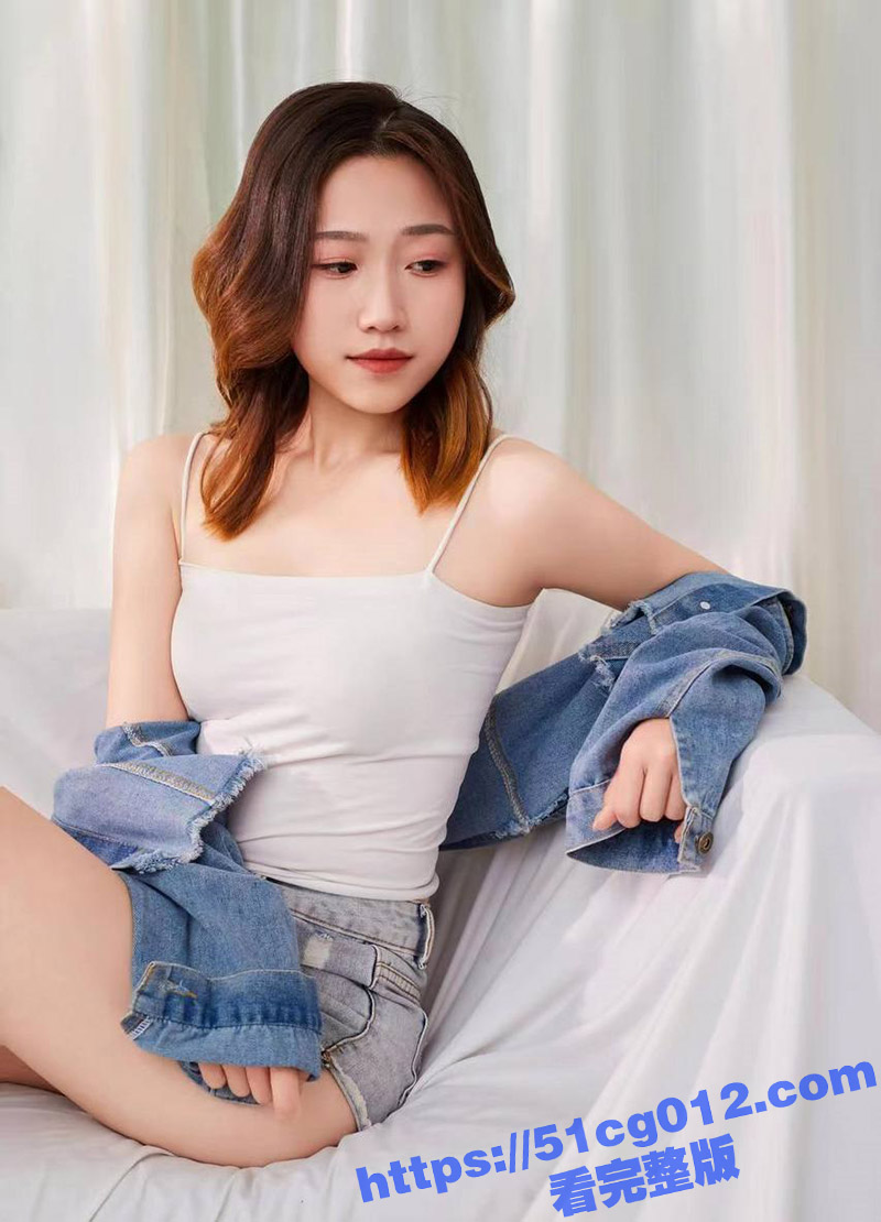 吉林女大学生私密视频流出 高颜值长腿翘臀美女 被调教成母狗 叼狗链道具自慰 这屁股真奈斯啊
