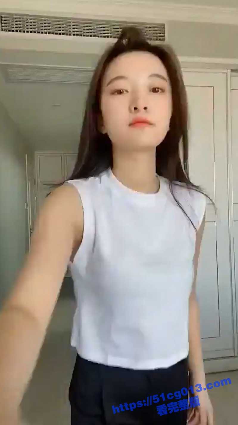 极品气质美女从大学开始被金主包养 各种自拍泄漏曝光 足交口交通通会 调教群P一样不少！