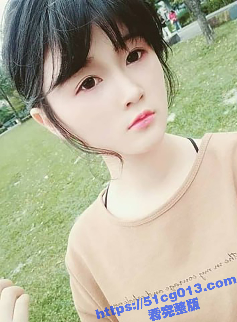 颜值超清纯的00后 18岁的援交学生妹 短发清纯可人 偶尔还接平面模特 脱衣洗澡无套抽插 对话超精彩