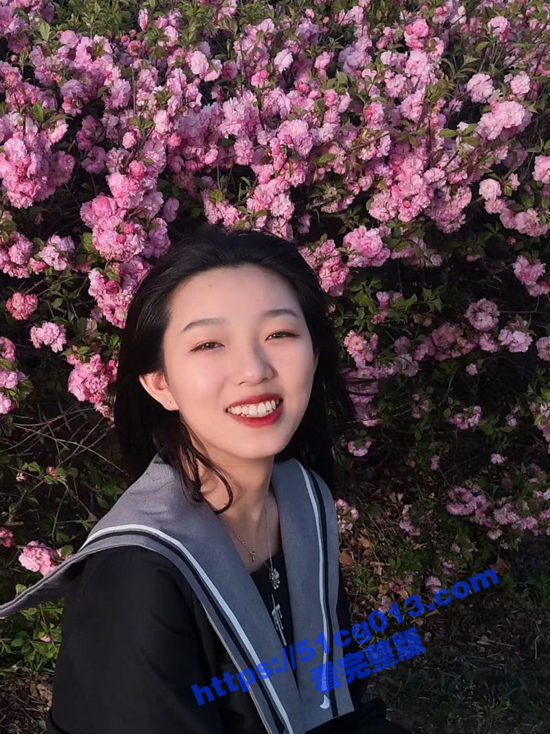 大学生毕业季！实习结束后返校领毕业证偶遇前女友 小骚货开好房叫我过去打毕业炮！