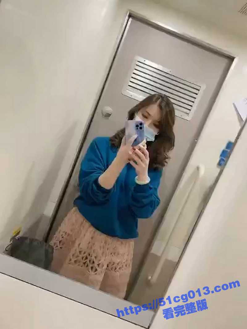 超级高颜值美女 大尺度性感私拍流出 高铁上发骚 一个人独守空房寂寞难耐 自慰到高潮！