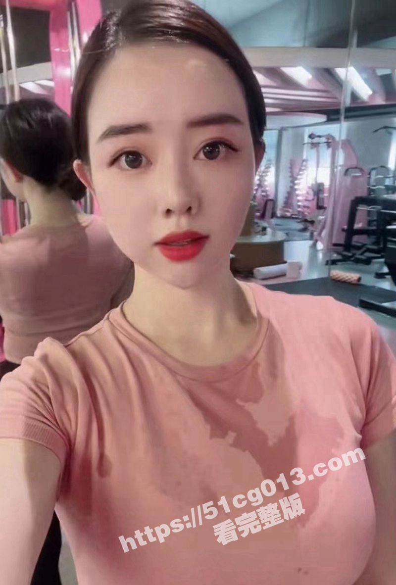 高颜值健身女神约炮健身教练 在浴室里被无套暴插 干得她直呼爸爸轻一点 听着都要被操哭啦！