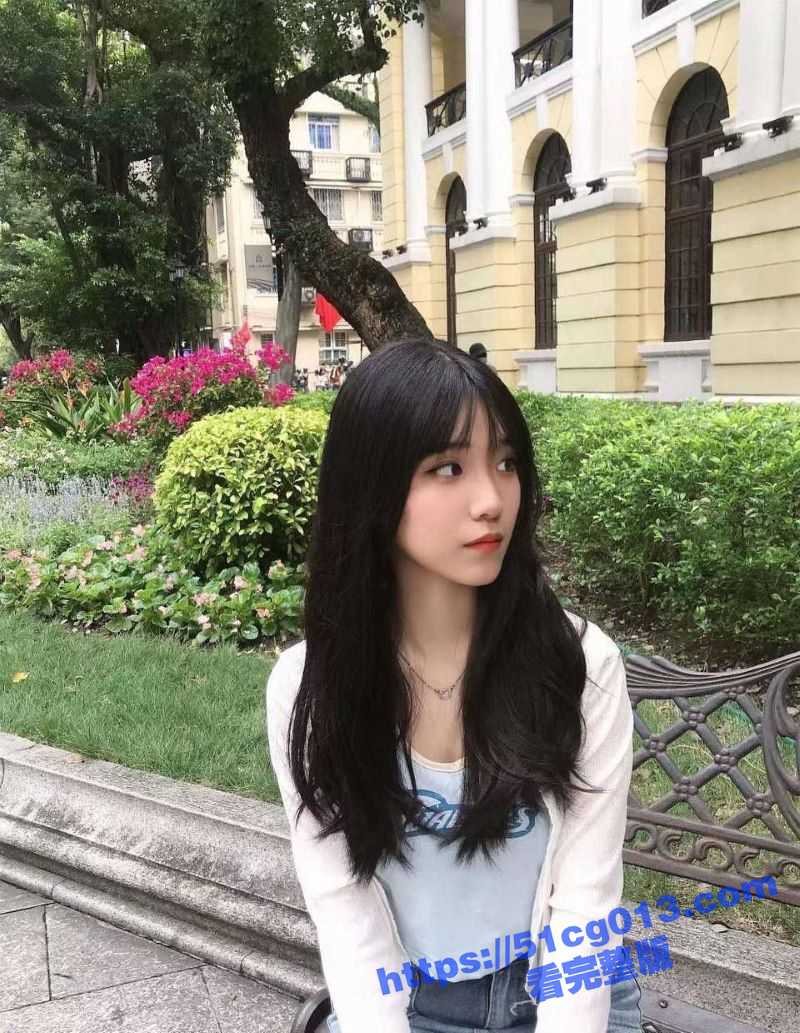 瓜友投稿 广西新华学院学生 徐晓丽 校园女神被土豪拿下 拍摄自慰骚穴 被土豪颜射视频曝光！
