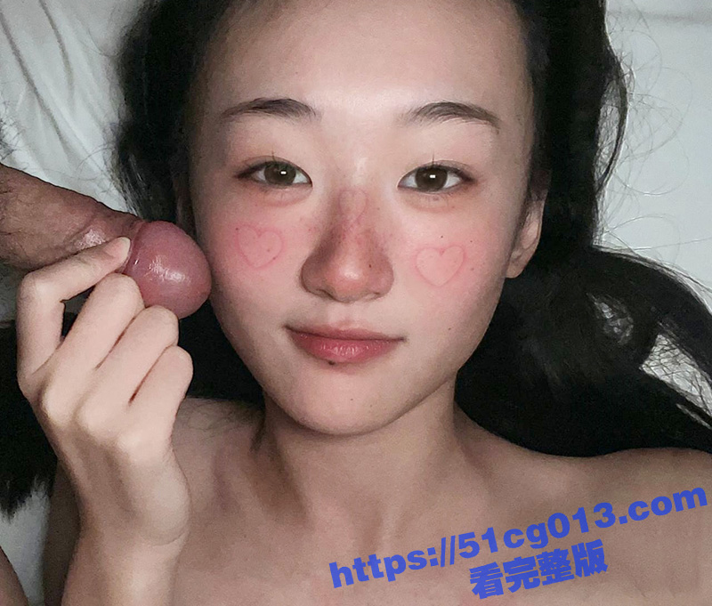 河北高颜值女大学生 清纯白嫩身材一流 与男友自拍视频遭泄露 玩完翘臀后爆操嫩穴 最后喷射一脸