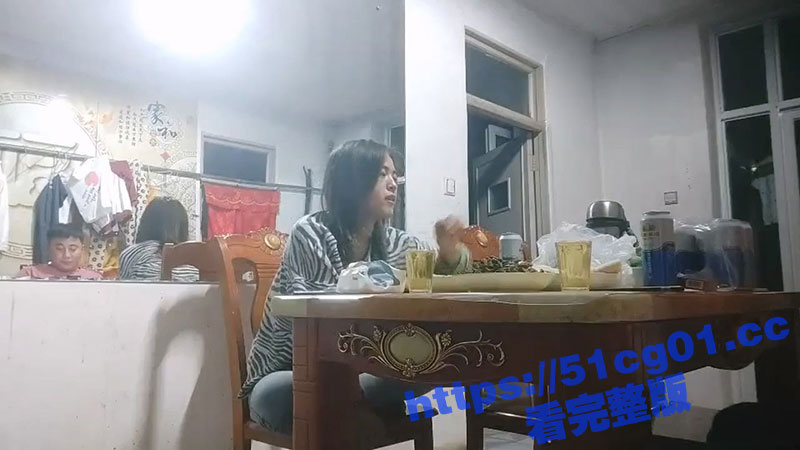 良家大奶熟女居家性爱偷拍！酒足饭饱后被大鸡吧老公各种姿势猛操骚逼 内射黑丝骚逼收尾！