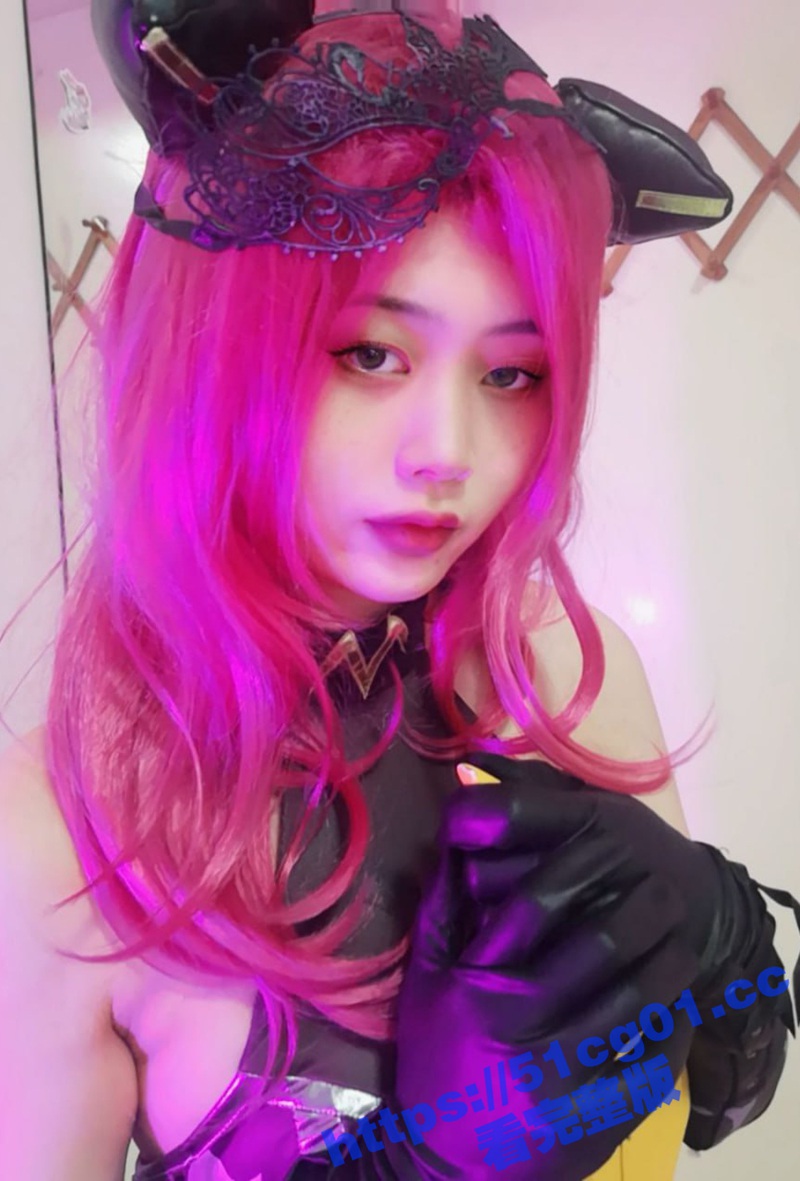 极品福利姬沐沐COS暗夜猫娘 身材百分百还原 对镜自拍舔脚 自慰抽插双穴 馒头穴真肥美！