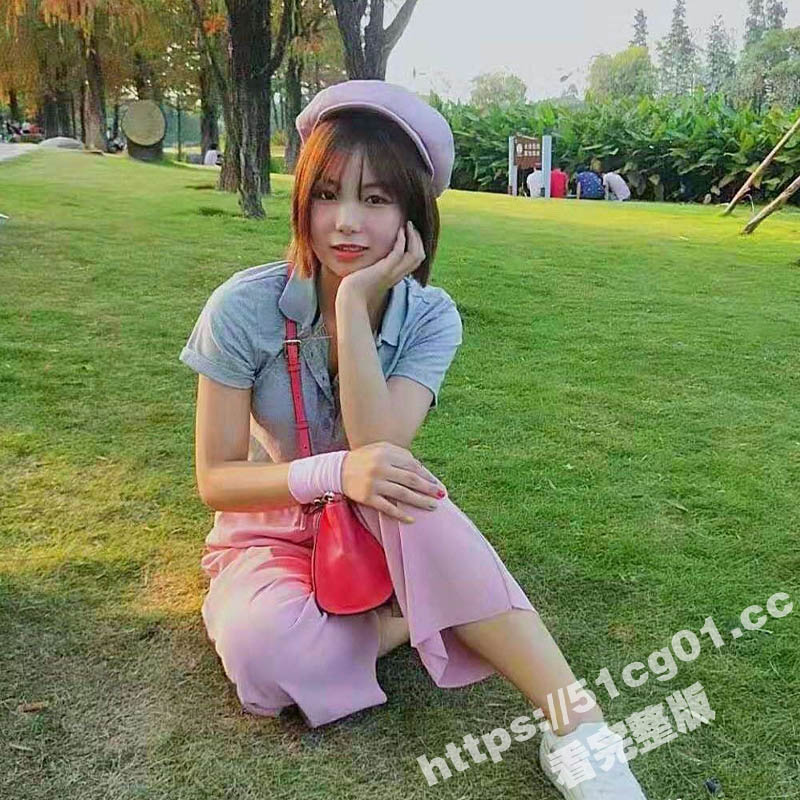 赣南师范大学 韦丽芳 背着男友兼职外围赚外快 喜欢车震口交 被嫖友用鸡巴捅嘴塞喉 抗腿爆操输出