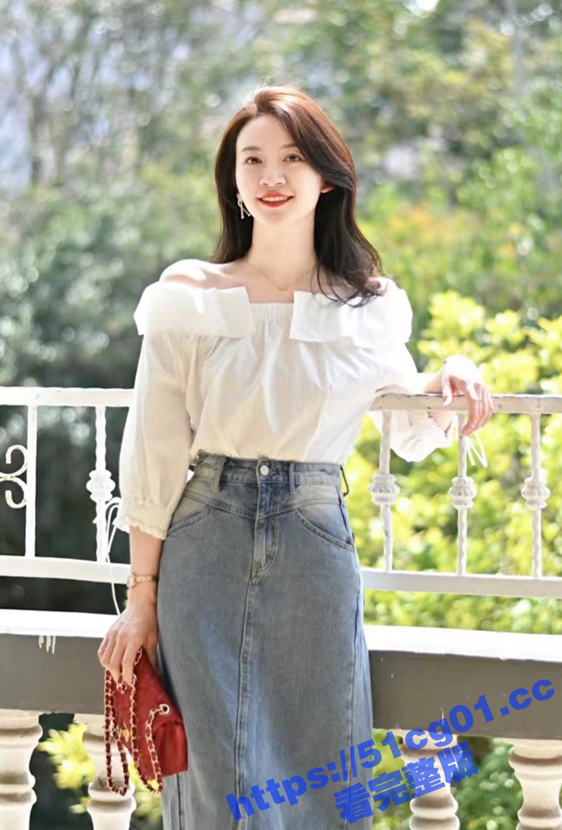 强上第一次见面的反差美女相亲对象！牛仔裙黑丝诱惑既害羞又想要 被男子无套深插呻吟不止！