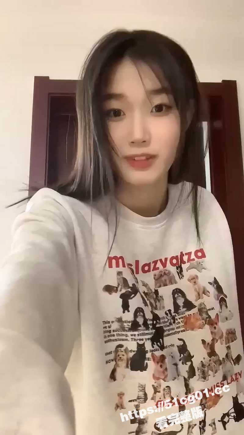 西安顶级反差婊 刘洁 超模身材 平日里的女神 在床上秒变淫娃被男友爆操不止！