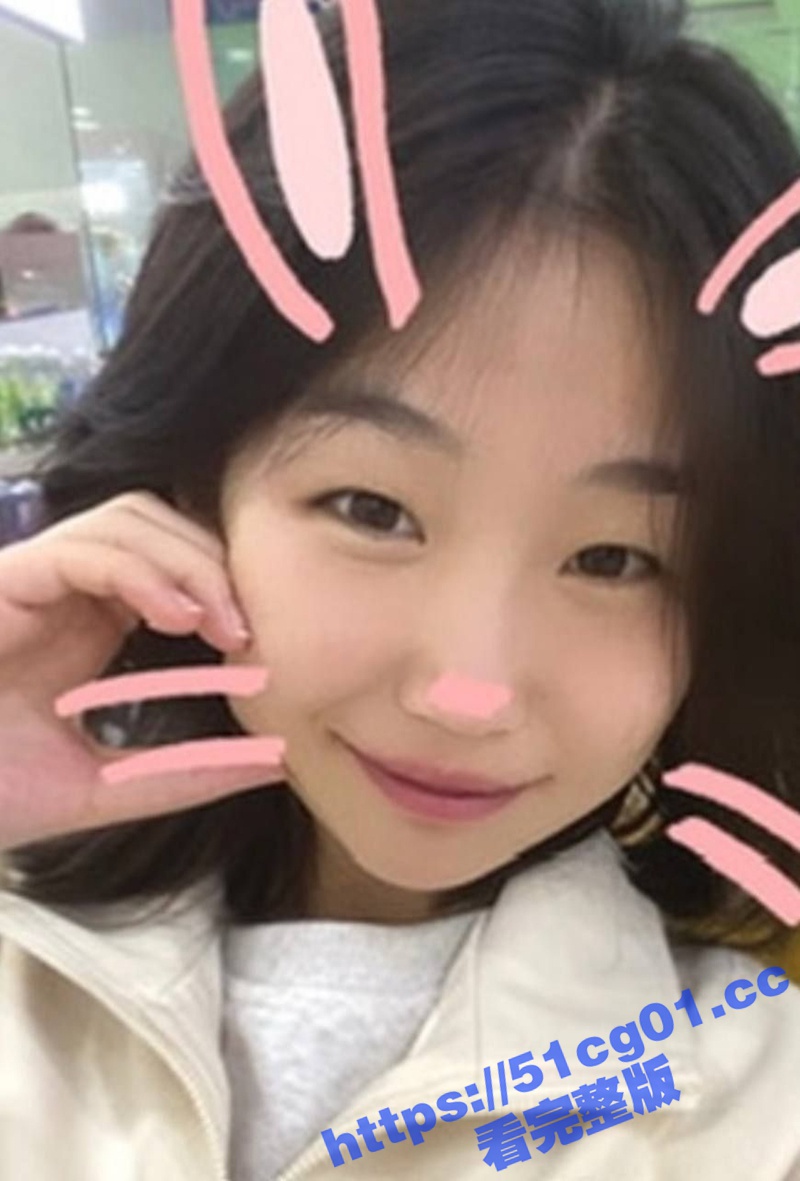 广州应用科技学院04年清纯软妹 陈莹 每天都要自慰满足性欲 跟男友一见面就含住鸡巴疯狂啃！
