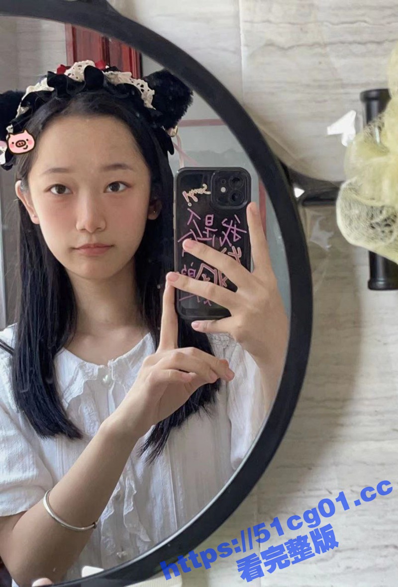 防火防盗防闺蜜！清纯女大被男友调教自慰自拍视频被闺蜜泄密 水晶屌跳蛋插到潮喷腿软！