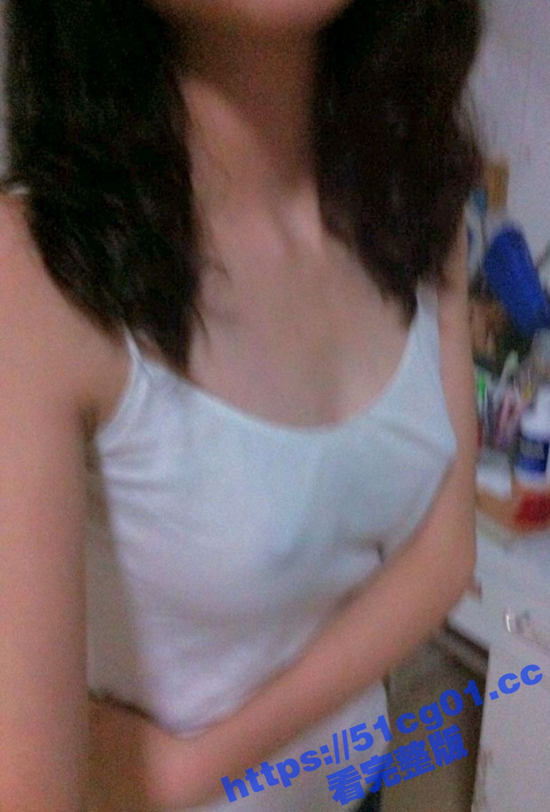 新招进学生会的超嫩大一学妹 清纯气质美乳丰盈 被学长调教得很听话 嫩穴肉眼可见的紧致！