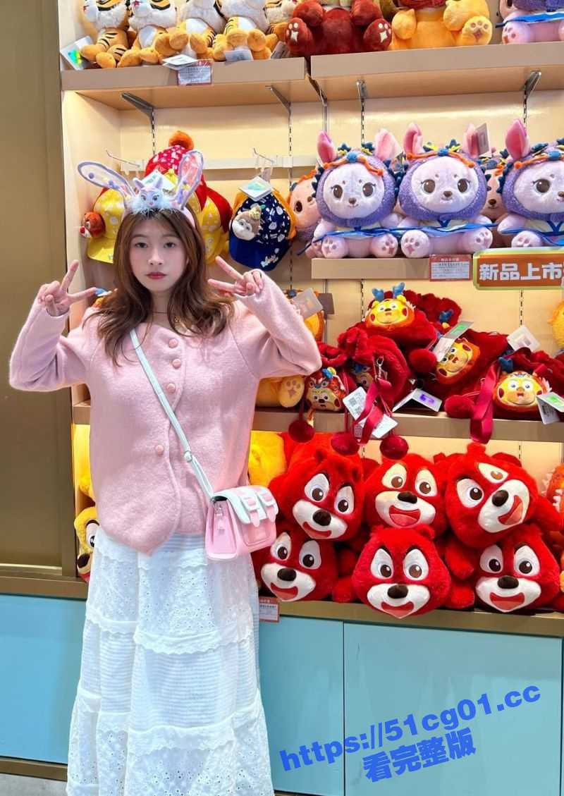 浙江金华职业技术学院 王琪晔 年仅19岁的反差母狗 在家全裸深蹲自拍 主动骑乘榨精！