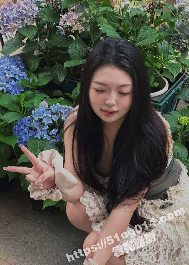 海南硕士学妹 翟兰月 毕业要到外地工作和学弟分手惨遭报复！微胖小母狗无毛嫩鲍 非常肥美 ！