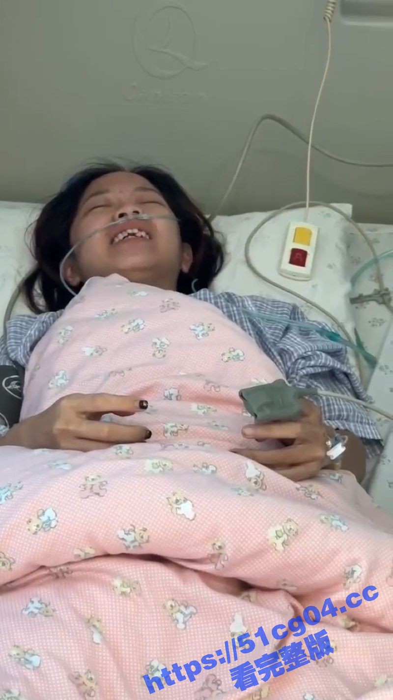 广州女孩手术全麻未清醒 表演王者团战 网友：听得出来 这把劣势局！