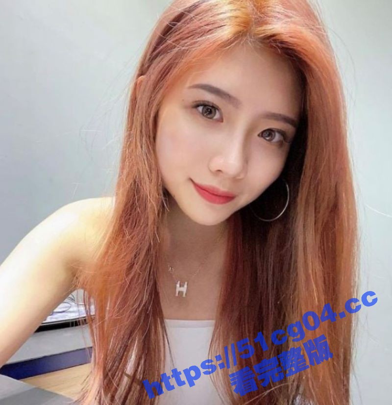 台湾脸书博主 像花一样幸福 给金主私拍泄密 校花级别的女神 骚逼非常粉嫩！