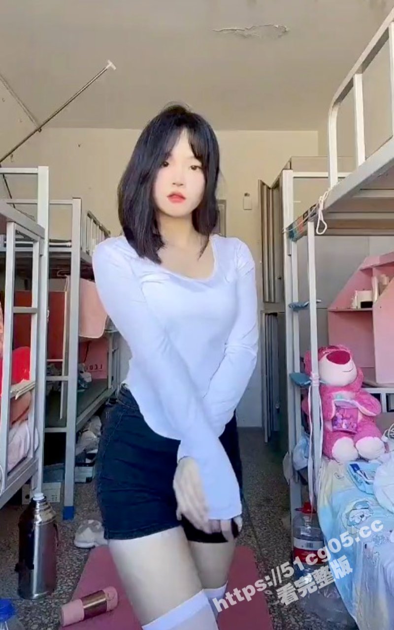 咸宁职业技术学院 刘欣瑶 曾在学校男厕自慰 幻想自己被当成肉便器随意使用