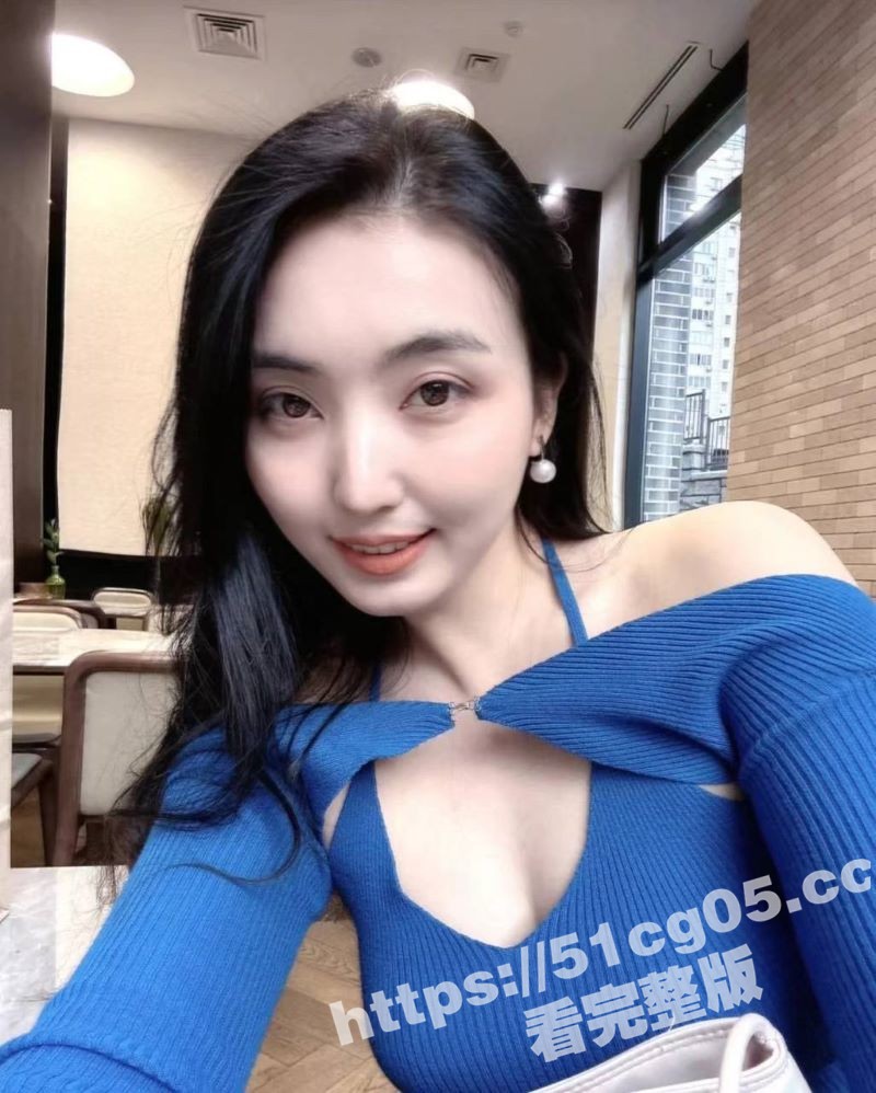 广州一女子骑摩与轿车相撞 随后倒地昏迷不醒 车主看清女子模样惊呼“我的全责”