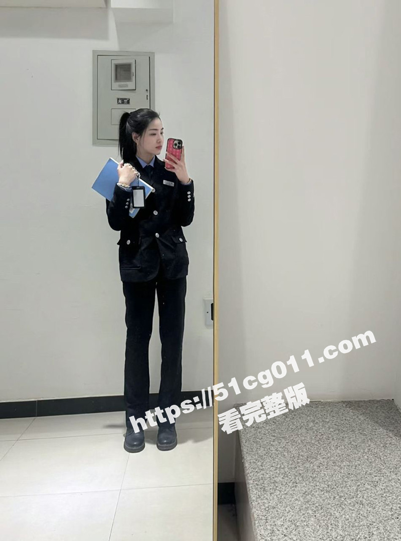 2024最美警花！女警李雨涵6段不雅视频流出！95年在岗警花沦为富人的警犬母狗 叫床声其骚无比 高潮迭起