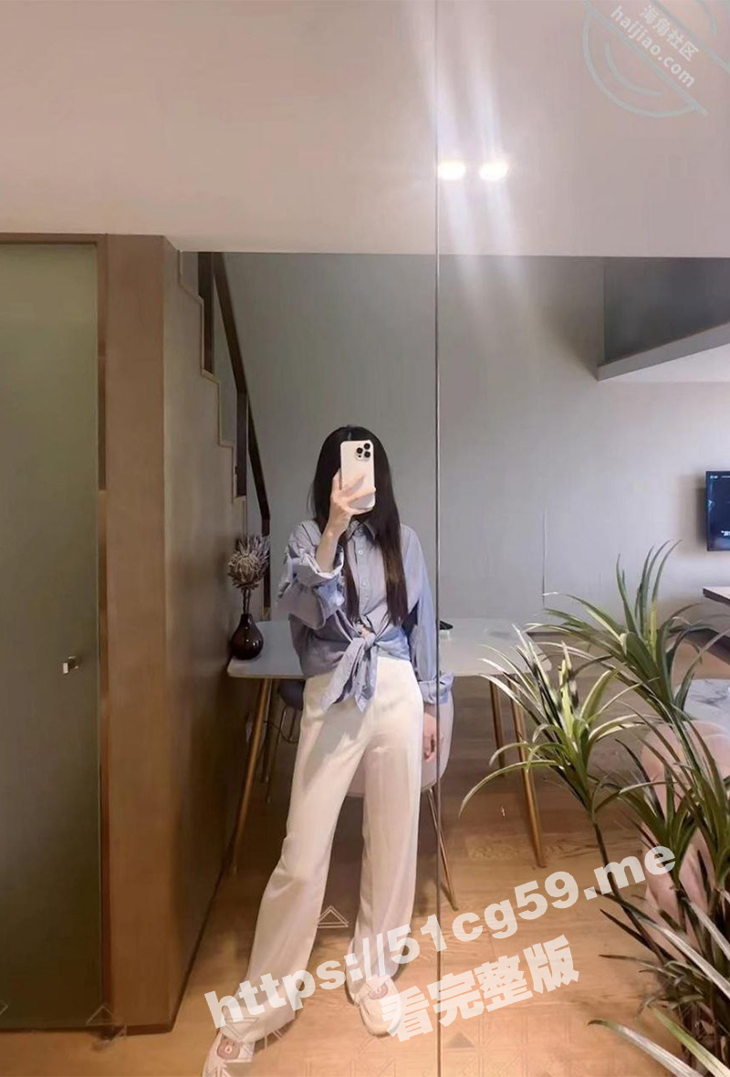 禽兽儿子趁老爸出差和小妈偷奸 内射蜜穴 还想让老爸尝尝自己精液的味道 这儿子可真孝顺！