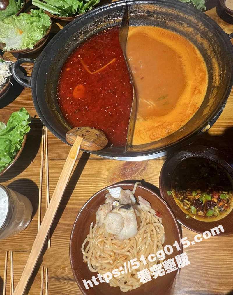 海角乱伦大神 内心中的黑暗之神 妹妹生病从医院回来 我给妹妹打了加强针 希望精液有助于妹妹康复