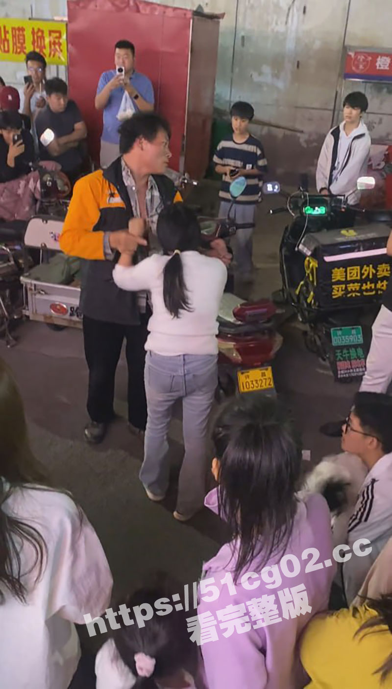 河南许昌 外卖小哥拼死跑单 女友拿着男友的钱去点男模被男模干到怀孕