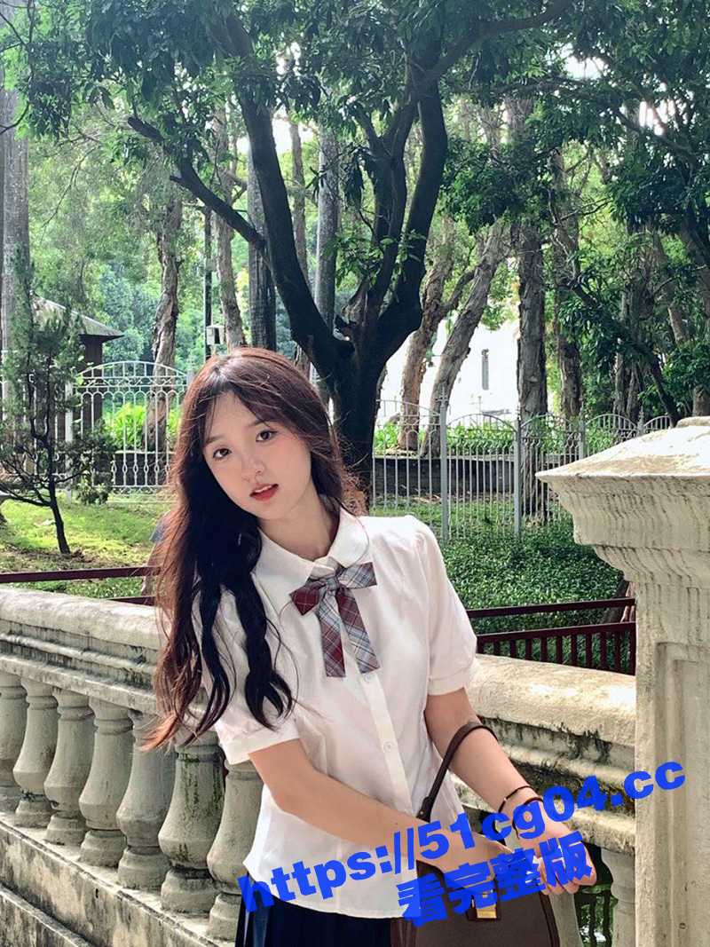 谁说打游戏没出息？打王者认识的武汉文理学院清纯学生妹 蹭几下就受不了了 看来平时也缺少滋润啊！