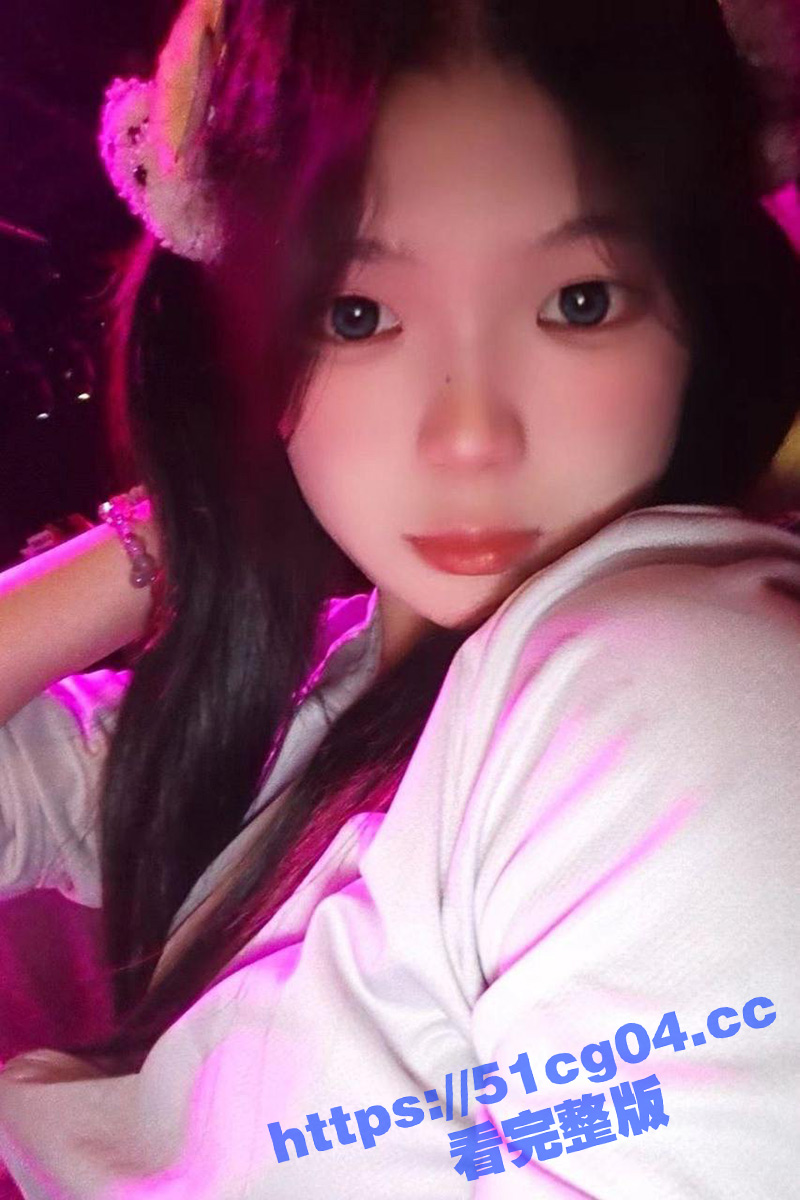 广西职业师范学院 反差学妹 汪梦佳 喜欢逛夜店 回家后还给哥哥发私密视频 想要了就找学长约炮！