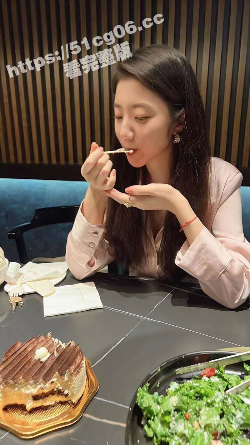 女干部也能顶半边天！细数官场那些因权色交易下马的女官员！警花张津瑜也只能甘拜下风