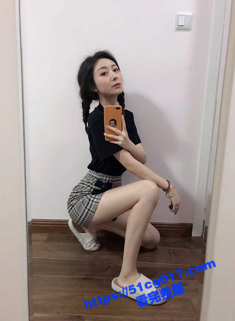 哈尔滨知名游戏女主播汪语彤 和网友约炮被男友发现 曝光之前做爱视频 小母狗被男友拴链子打皮鞭爆操！！！
