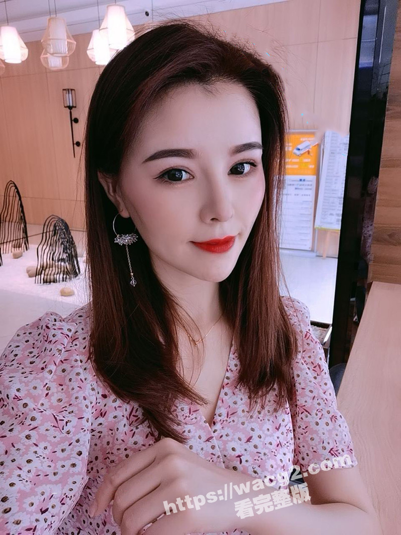 成都美发店老板娘王语嫣 背着老公网上发骚约炮 被投稿流出全网最全版本 可以称为熟女少妇中的天花板了！！！