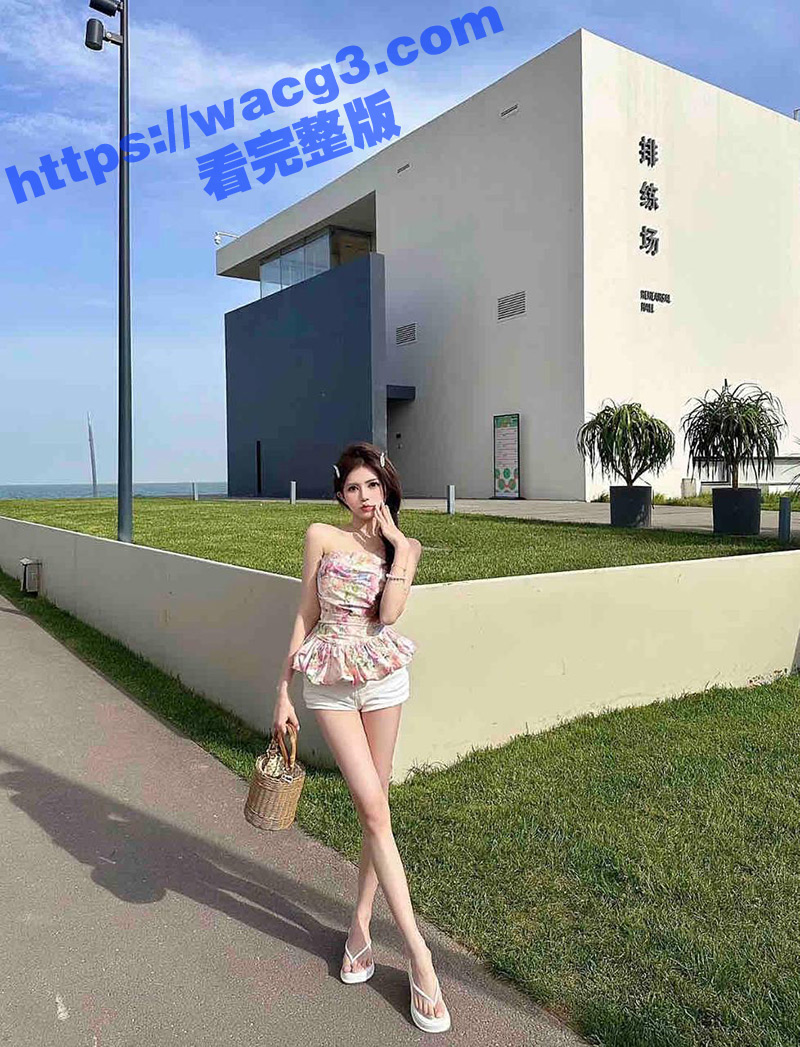 媚黑贱货 反差母狗给黑人操 在电梯迫不及待的撅起屁股给黑人后入 黑人操逼就是猛 大力出奇迹！！